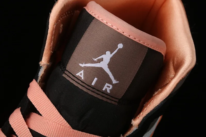 All categories Air Jordan Jordan series basketball shoes Air Jordan 1 Mid G version pure original Air Jordan 1 Mid AJ1 Joe 1 black pink peach Goddess Day mid-top basketball shoes DH0210-100